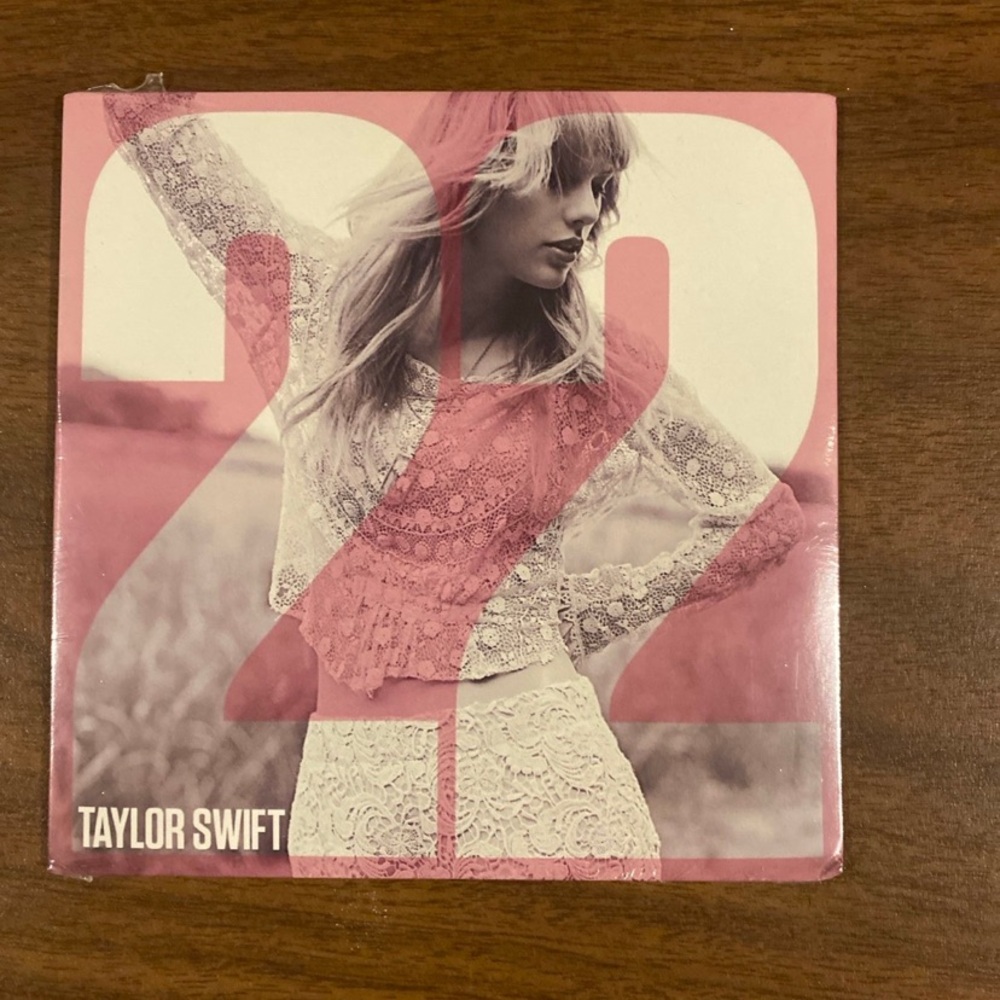 Taylor Swift 22 Single Numbered Sealed